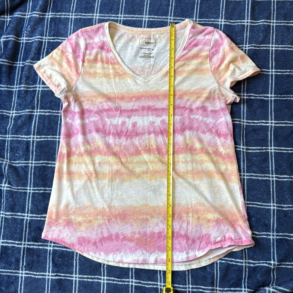 Women's Tie-Dye V-Neck Top - Picture 3 of 6